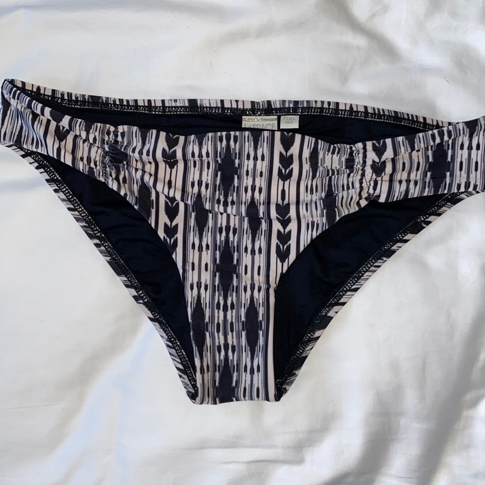 Lspace white and black bottoms